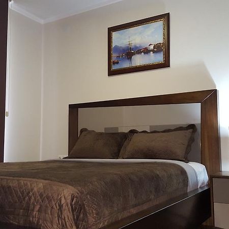 Mimino Apartment Deluxe First Line Batumi Exterior photo