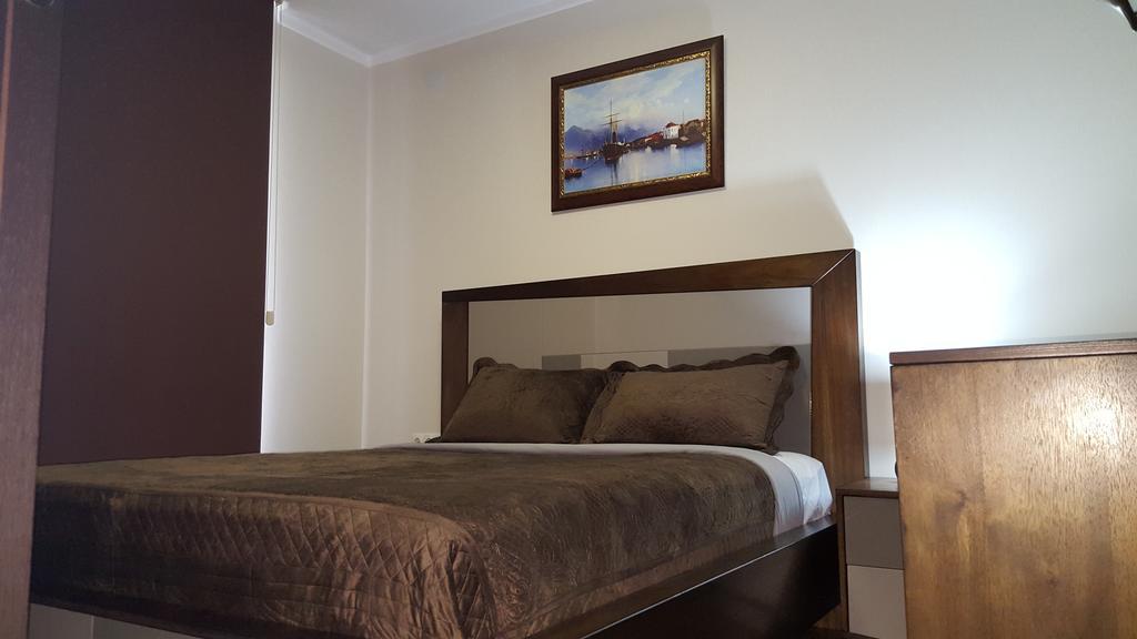 Mimino Apartment Deluxe First Line Batumi Exterior photo