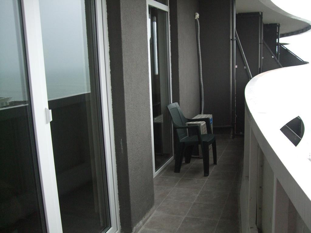 Mimino Apartment Deluxe First Line Batumi Exterior photo